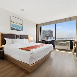 Ramada By Wyndham Flushing Queens Otel